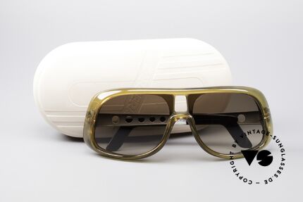 Carrera 549 Elvis Presley Style Shades, scratch-free lenses; frame has small signs of wear, Made for Men