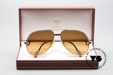 Cartier Vendome Laque - L Luxury 80's Aviator Sunglasses, just a VERY TINY chip (left on the front of the frame), Made for Men and Women