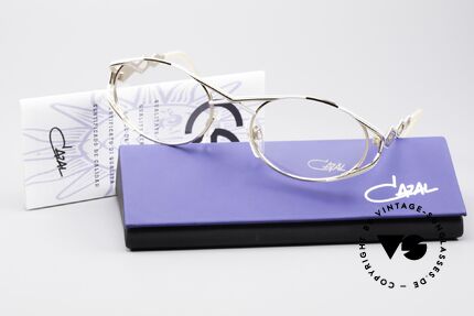 Cazal 977 90's Designer Frame Ladies, the frame is made for optical (sun)lenses of any kind, Made for Women