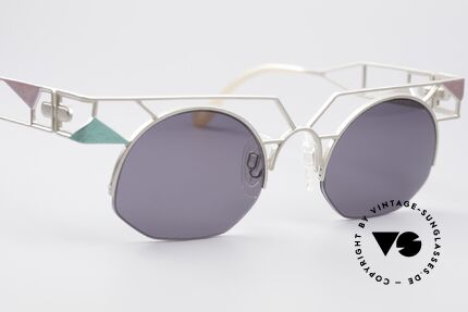 Neostyle Jet 224 Futuristic Vintage Sunglasses, unworn (like all our vintage NEOSTYLE shades), Made for Men and Women