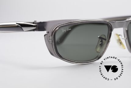 Ray Ban Spinal Tap Square Flat B&L Bausch Lomb USA W2663, unworn (like all our vintage RAY-BAN shades), Made for Men