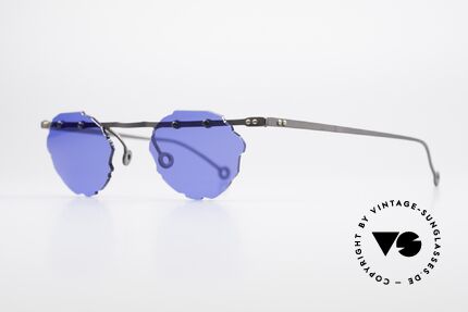 Theo Belgium Asis Lenses shaped like a leaf, made for the avant-garde, individualists; trend-setters, Made for Men and Women