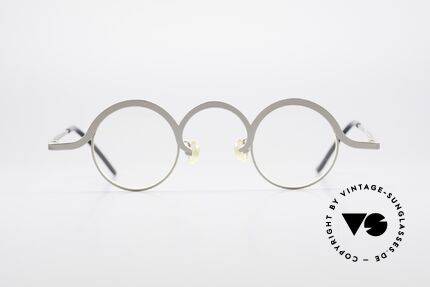 Theo Belgium Jeu Avant-Garde Vintage Specs, founded in 1989 as 'opposite pole' to the 'mainstream', Made for Men and Women