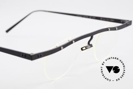 Theo Belgium Tita II 11 Titanium Vintage Eyeglasses, an old, unworn THEO original and NO RETRO EYEWEAR, Made for Men and Women