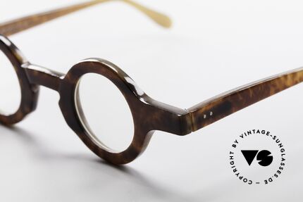 Proksch's P218 Buffalo Horn Round Frame, article of virtu - collector's item - museum piece - vertu, Made for Men and Women
