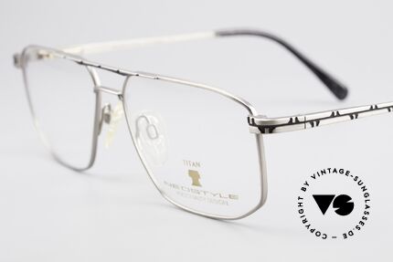 Neostyle Dynasty 362 XL Titanium Eyeglasses Men, never worn (like all our rare vintage eyeglasses), Made for Men