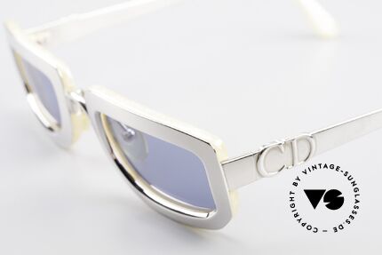 Christian Dior 2972 Designer Shades Silver Nacre, unworn, flawless condition (like all our vintage shades), Made for Women