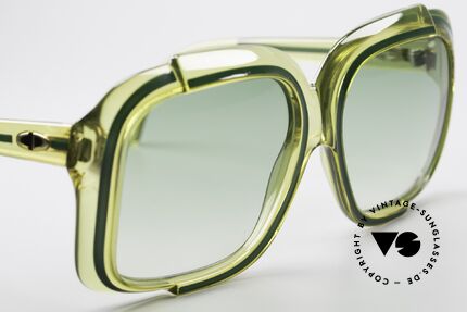 Christian Dior 2042 1970's Vintage Sunglasses, frame does not seem to age (shines like just produced), Made for Women