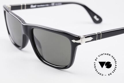 Persol 3026 Classic Sunglasses Polarized, unworn (like all our classic PERSOL sunglasses), Made for Men and Women