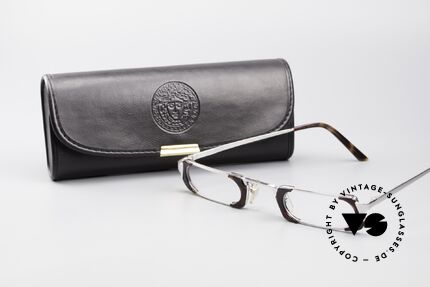 Gianni Versace 833 Striking Reading Eyeglasses, NO RETRO EYEGLASSES, but a precious old ORIGINAL, Made for Men and Women