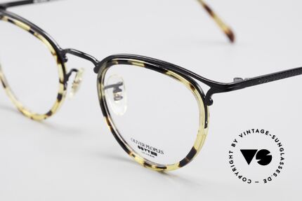 Oliver Peoples OP79 Vintage 80's Designer Frame, brilliant combination of forms, colors and materials, Made for Men and Women