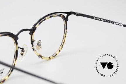 Oliver Peoples OP79 Vintage 80's Designer Frame, NO RETRO fashion, but a unique 30 years old Original, Made for Men and Women