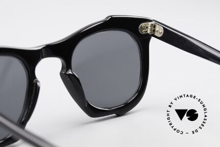 Lesca Classic 4mm Small Old 60's Frame France, the frame can be glazed with prescription lenses, too, Made for Men and Women