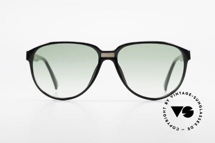 Christian Dior 2352 80's Monsieur Optyl Frame, interesting contrast between the frame and lenses, Made for Men