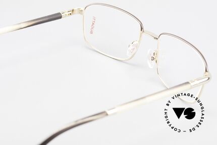 Bugatti 540 Gold Plated And Genuine Horn, the model is definitely at the top of the eyewear sector, Made for Men