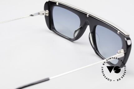 Jean Paul Gaultier 55-0771 Striking Vintage JPG Shades, the frame can be glazed with lenses of any kind, Made for Men and Women