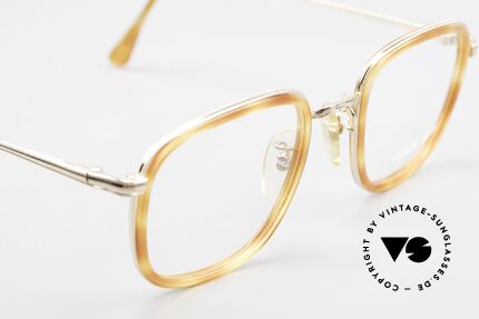 Giorgio Armani 102 Square Vintage Eyeglasses 90's, the frame fits lenses of any kind (optical or sun lenses), Made for Men and Women