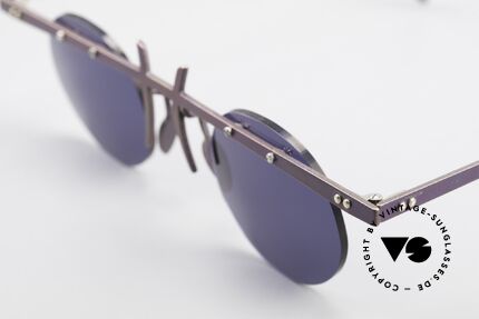 Theo Belgium Tita VI 4 Crazy Sunglasses Titanium 90s, the round sun lenses are fixed with screws at the frame, Made for Men and Women