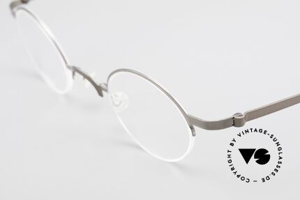Lindberg 7005 Strip Titan Round Titanium Frame Unisex, extremely strong, resilient & flexible (3,4grams only!), Made for Men and Women