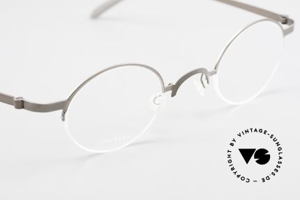 Lindberg 7005 Strip Titan Round Titanium Frame Unisex, unworn, NOS, with original magnetic case by Lindberg, Made for Men and Women