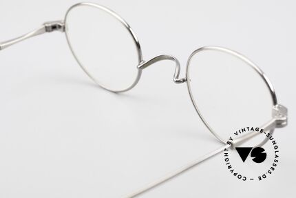 Lunor II 21 Metal Frame Anatomic Bridge, the precious Lunor eyeglass-frame can be glazed optionally, Made for Men and Women