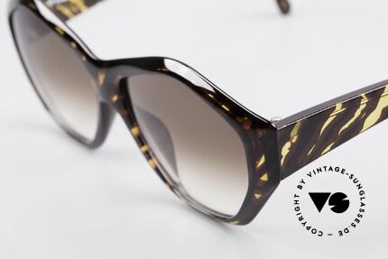 Paloma Picasso 1463 90's Optyl Sunglasses Ladies, the incredible Optyl material does not seem to age, Made for Women