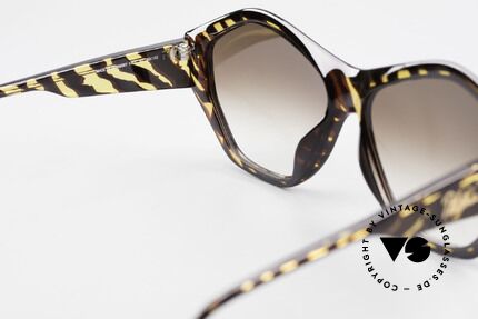 Paloma Picasso 1463 90's Optyl Sunglasses Ladies, of course never worn (as all our old 90's treasures), Made for Women