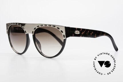 Christian Dior 2437 Ladies Sunglasses 80's Vintage, frame shines aubergine & completely black on the back, Made for Women