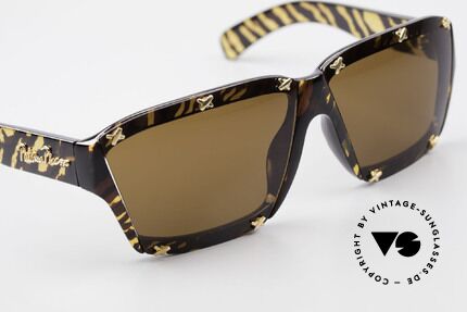 Paloma Picasso 3702 No Retro Sunglasses Original, of course never worn (as all our old 90's treasures), Made for Women