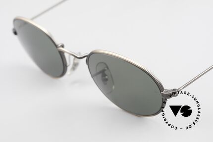Ray Ban Classic Style I Oval Ray-Ban Sunglasses B&L, unworn (like all our vintage RAY-BAN eyewear), Made for Men and Women