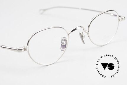 Lunor V 103 Timeless Eyeglass-Frame, thus, we decided to take it into our vintage collection, Made for Men and Women