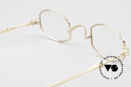 Lunor I 02 Telescopic Telescopic Sliding Temples, the LUNOR model "I02" is also playful called as "lying ton", Made for Men and Women