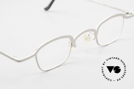 Theo Belgium Armes 90's Theo Vintage Eyeglasses, the metal frame can be glazed with optical (sun) lenses, Made for Men and Women