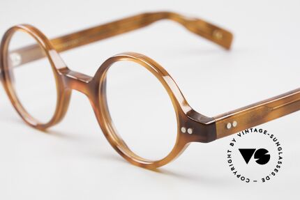 Lesca P60 Round Glasses Women And Men, nicely made; thus we took it into our collection, Made for Men and Women Lesca P60 Round Glasses Women And Men, nicely made; thus we took it into our collection, Made for Men and Women