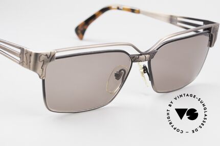 Alain Mikli 5665 / 010 Striking Vintage Frame Titanium, never worn (like all our vintage A. Mikli shades), Made for Men and Women