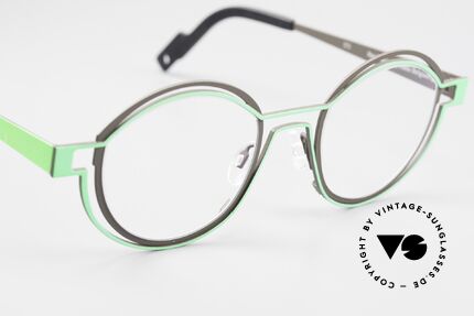 Theo Belgium Tracing Round Designer Glasses Unisex, unworn (like all our rare vintage eyewear by THEO), Made for Men and Women