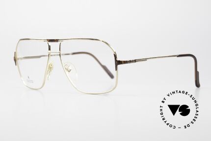 Gucci 1213 Rare 80's Luxury Designer Frame, gold-plated frame with root-wood colored details, Made for Men