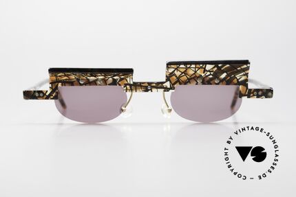 Design Maske Berlin - Jota Asymmetrical 90's Sunnies, imaginative eyewear design, made in Berlin-Kreuzberg, Made for Men and Women