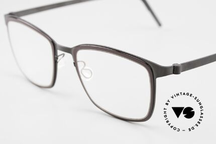 Lindberg 9702 Strip Titanium Men's Specs & Women's Glasses, bears the predicate "true VINTAGE LINDBERG" for us, Made for Men and Women