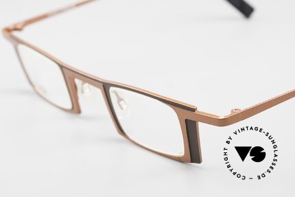 Theo Belgium Bond Titanium Frame Ladies & Gents, the frame is bicolored (brown & claret metallic), Made for Men and Women