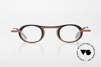 Theo Belgium Wexford Ladies & Gents Titanium Frame, striking roundish vintage eyeglasses in size 35/30, Made for Men and Women