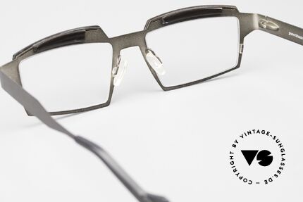 Theo Belgium Eye-Witness TV Pure Titanium & Horn Frame, NO RETRO EYEWEAR, but an approx. 10 years old original, Made for Men