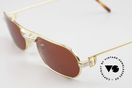 Cartier MUST Santos - M Luxury Sunglasses 3D Red, with new CR39 plastic lenses in gaudy 3D-red; fancy, Made for Men and Women Cartier MUST Santos - M Luxury Sunglasses 3D Red, with new CR39 plastic lenses in gaudy 3D-red; fancy, Made for Men and Women