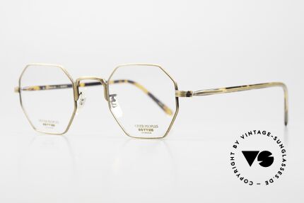 Oliver Peoples OP14 90's Original Made in Japan, interesting vintage model; timeless in coloring & form, Made for Men and Women