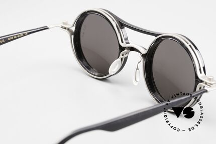 Tavat Round Mask Family Owned Eyewear, unworn with polarized lenses + original packaging, Made for Men and Women