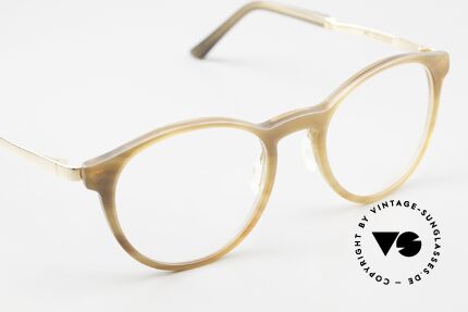 Hoffmann TG8310 Natural Horn Titanium Frame, the pure understatement (there is no brand logo at all), Made for Men and Women
