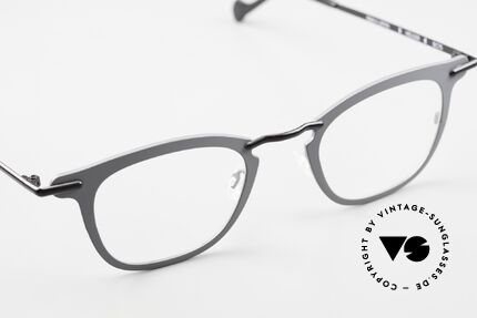 Anne Et Valentin Helium Titanium Glasses Unisex, made of energy, light, lines, contrasts & colors, Made for Men and Women