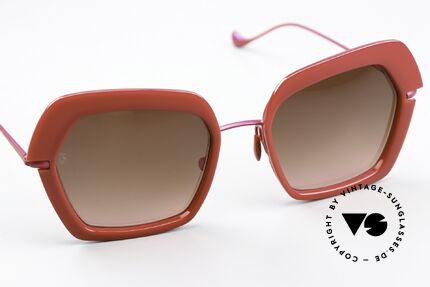 Caroline Abram Warda Feminine Designer Shades, unworn pair from 2018 for all fashion lovers, Made for Women