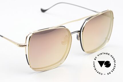 Caroline Abram Valeria Gold Mirrored Clip-On, an unworn pair from 2019 for all fashion lovers, Made for Women