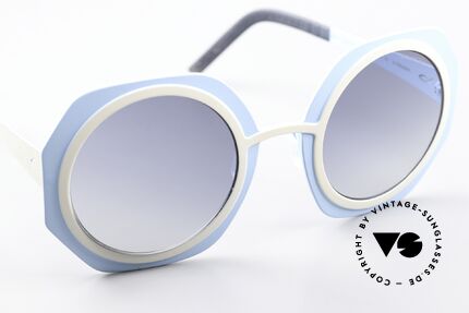 Blackfin Coral Cove Titanium Shades From Italy, unworn pair from 2019 for all lovers of design, Made for Women
